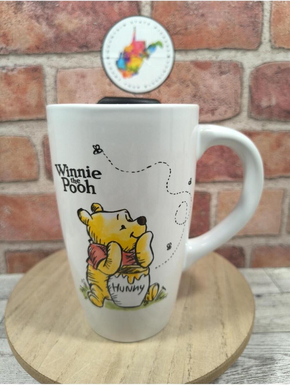 Silver Buffalo Winnie The Pooh Daydreaming 20oz Tumbler Travel Mug Lid NWT